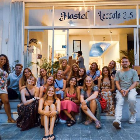 Lezzoto Hostel Boutique 2,5 Плая дел Кармен Екстериор снимка